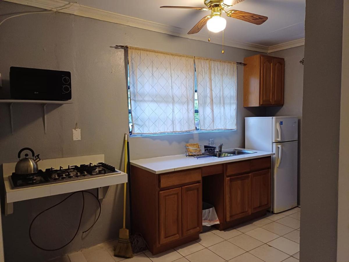 Errol And Nancys Place * Nassau