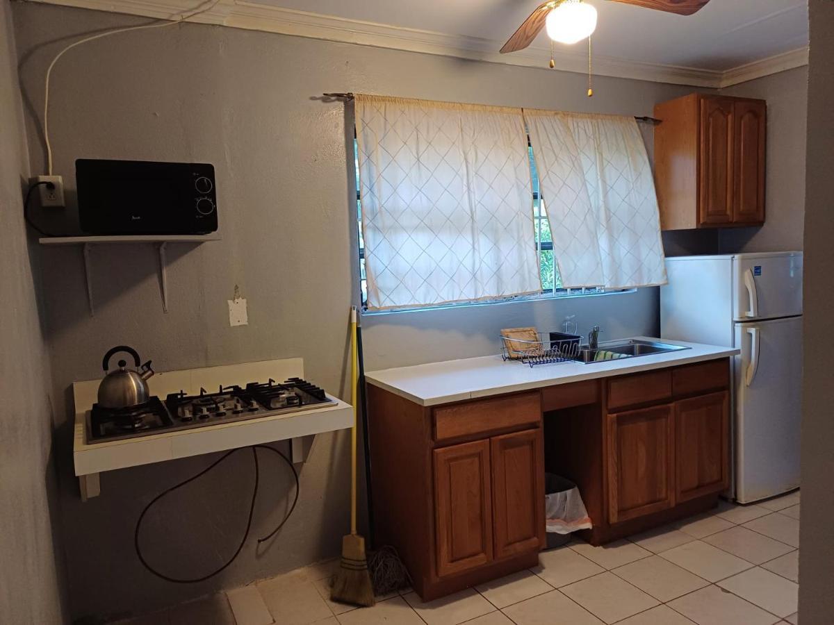 Errol And Nancys Place Guest house